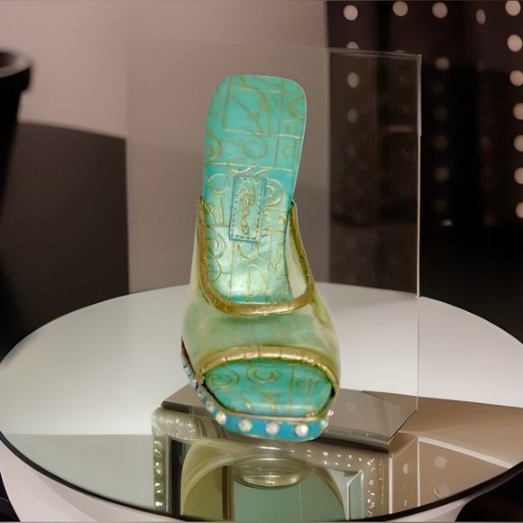 Just The Right Shoe ‘ILLUSIONS’ By Raine - Picture 2 of 8